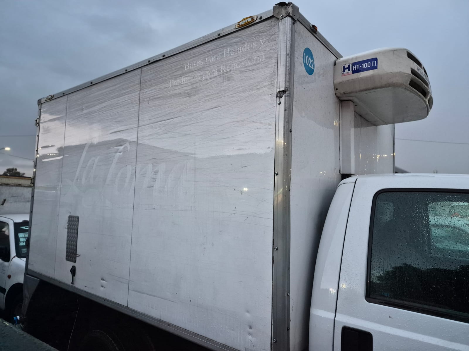 CAJA TERMICA F-350 USADA-FUNCIONAL